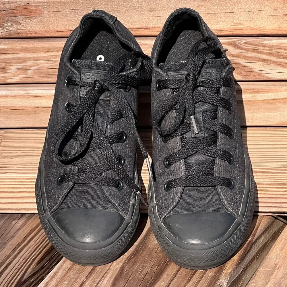 - Converse All-Star Black Low Top Sneakers SZ 1! E/VGUC!